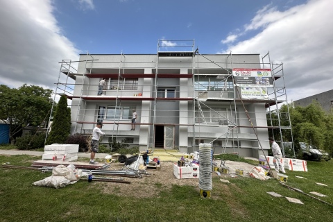 EA5C2C9C-47AD-4EA1-B15E-E4C10D3C5181